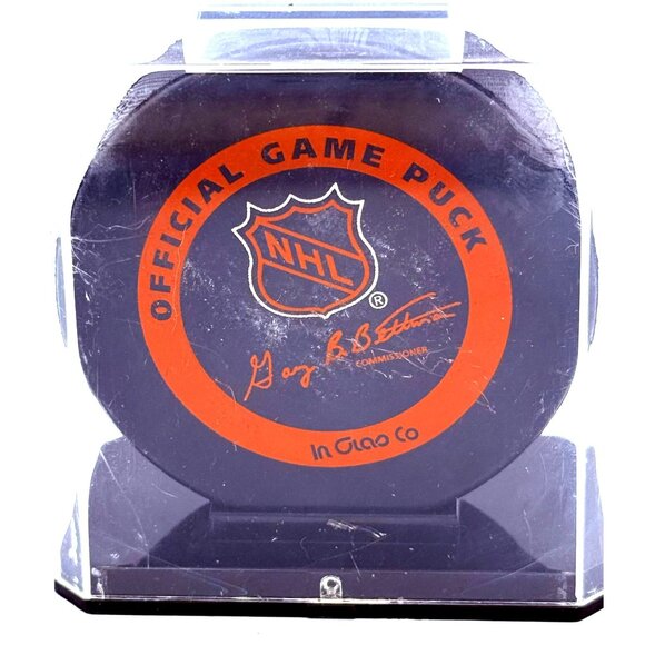 Signed Vitaly Vishnevski Anaheim Mighty Ducks Official Hockey Puck in Silver Ink - Picture 3 of 6